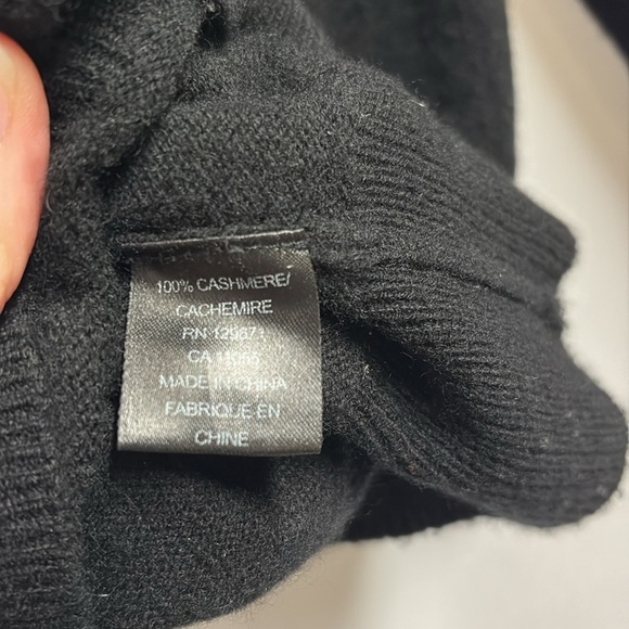 Skull Cashmere 100% Cashmere Understated Sleeve Skull Sweater Black Size XS - Picture 6 of 6